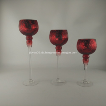 Kerzenhalter aus rotem Glas